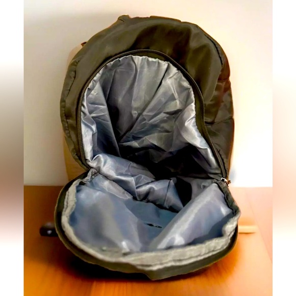 🏋️‍♀️HALARA🏋️‍♀️ 3~POCKET UNISEX DETACHABLE STRAP CROSSBODY GYM DUFFEL BAG - Picture 9 of 13